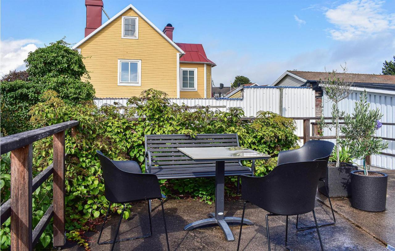 Cozy Home In Karlskrona With Kitchen Esterno foto