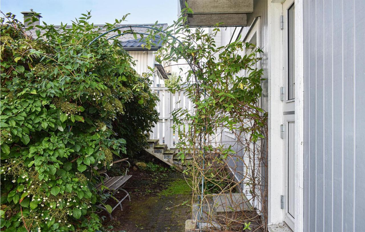 Cozy Home In Karlskrona With Kitchen Esterno foto